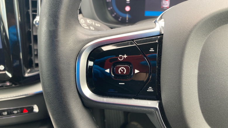 Volvo XC60 2.0 B4D Plus Dark 5dr AWD Geartronic Diesel Estate